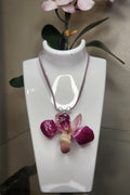 Collar de Orquídea Lila en Resina (Collar cuero Lila)